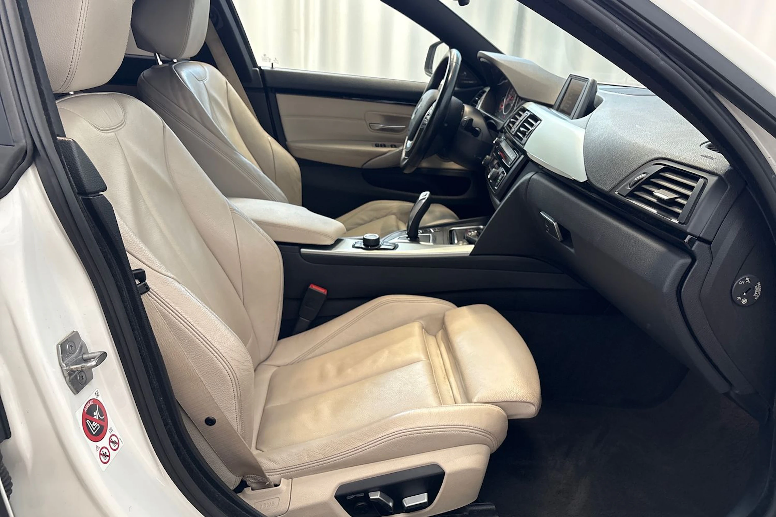 Valkoinen BMW 420 2017 kuva 12.