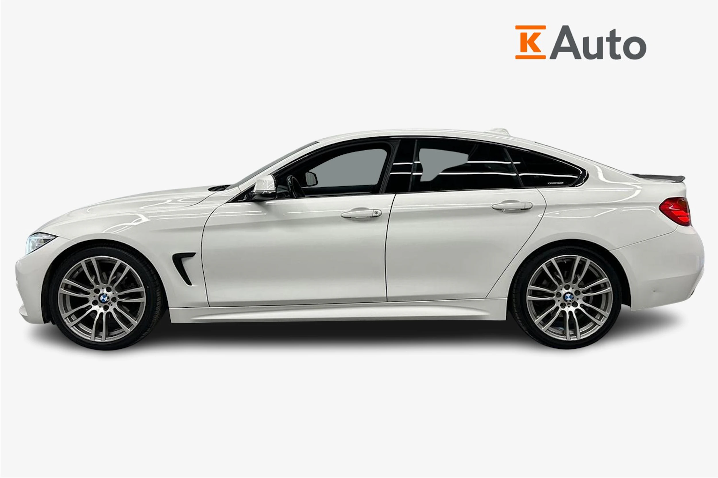 valkoinen BMW 420 2017 kuva 5.