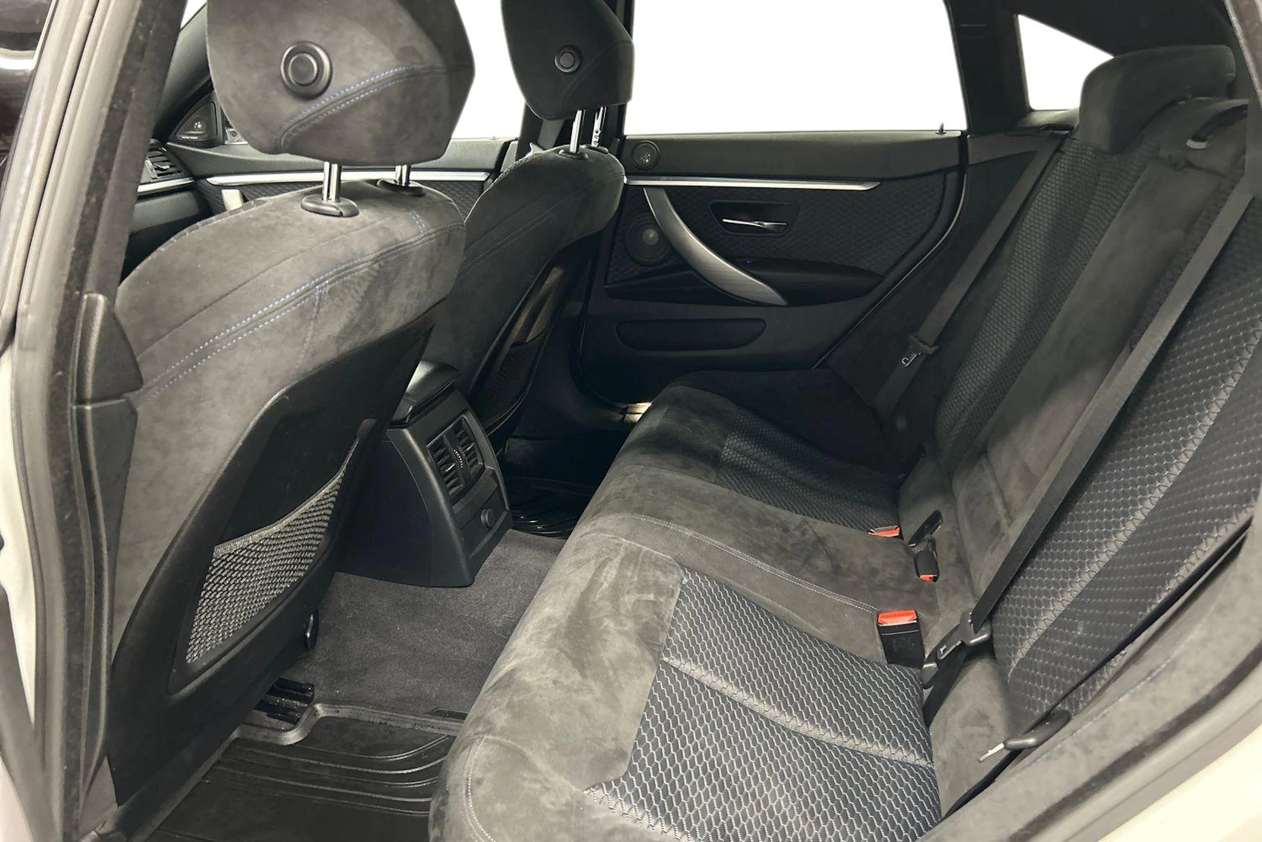 valkoinen BMW 420 2017 kuva 8.
