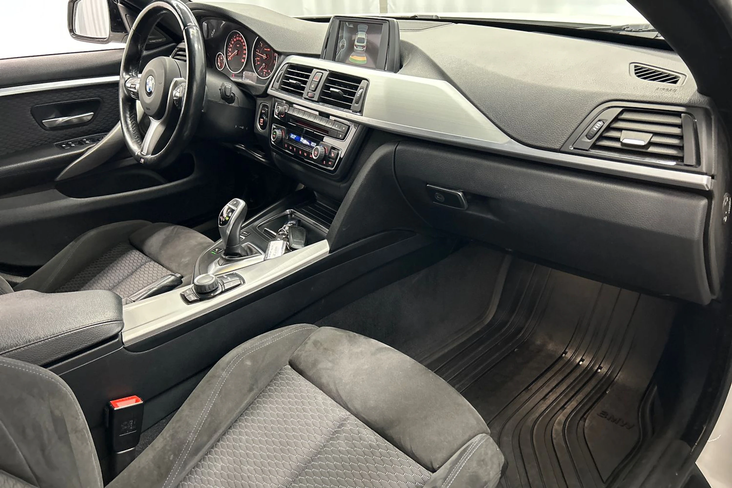valkoinen BMW 420 2017 kuva 11.