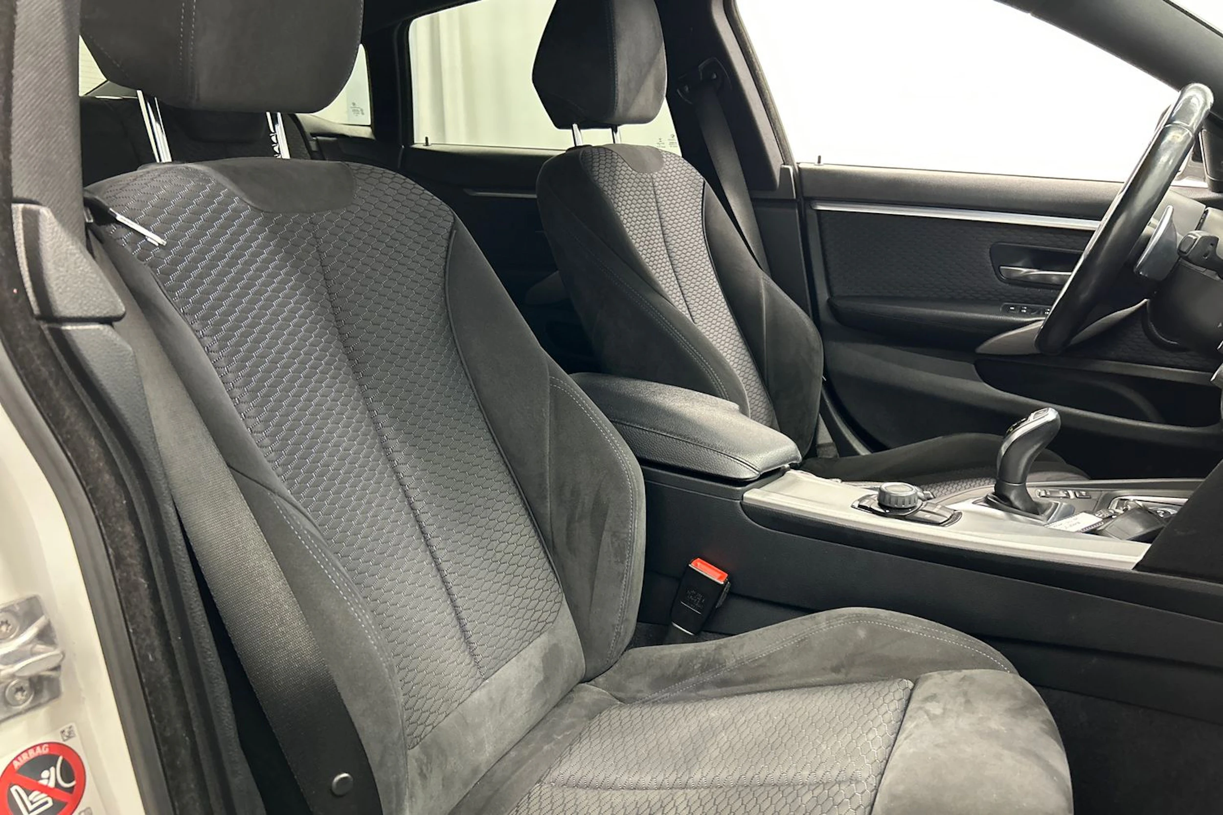 valkoinen BMW 420 2017 kuva 12.