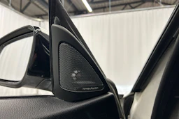valkoinen BMW 420 2017 kuva 15.