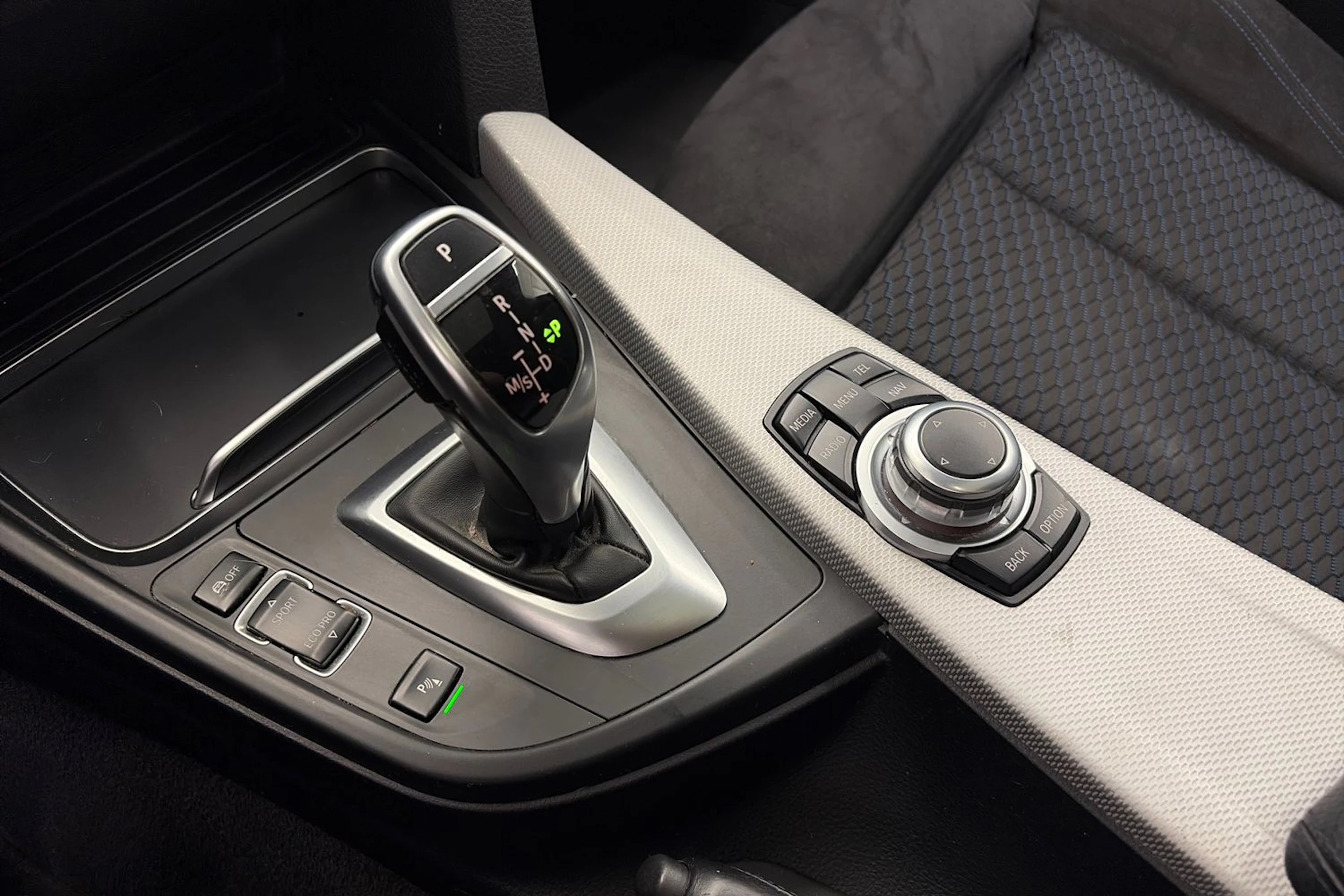 harmaa BMW 420 2017 kuva 22.