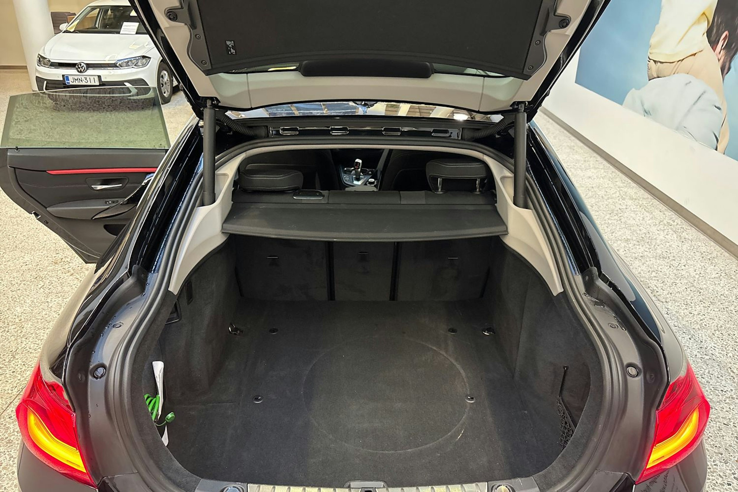 musta BMW 420 2018 kuva 11.