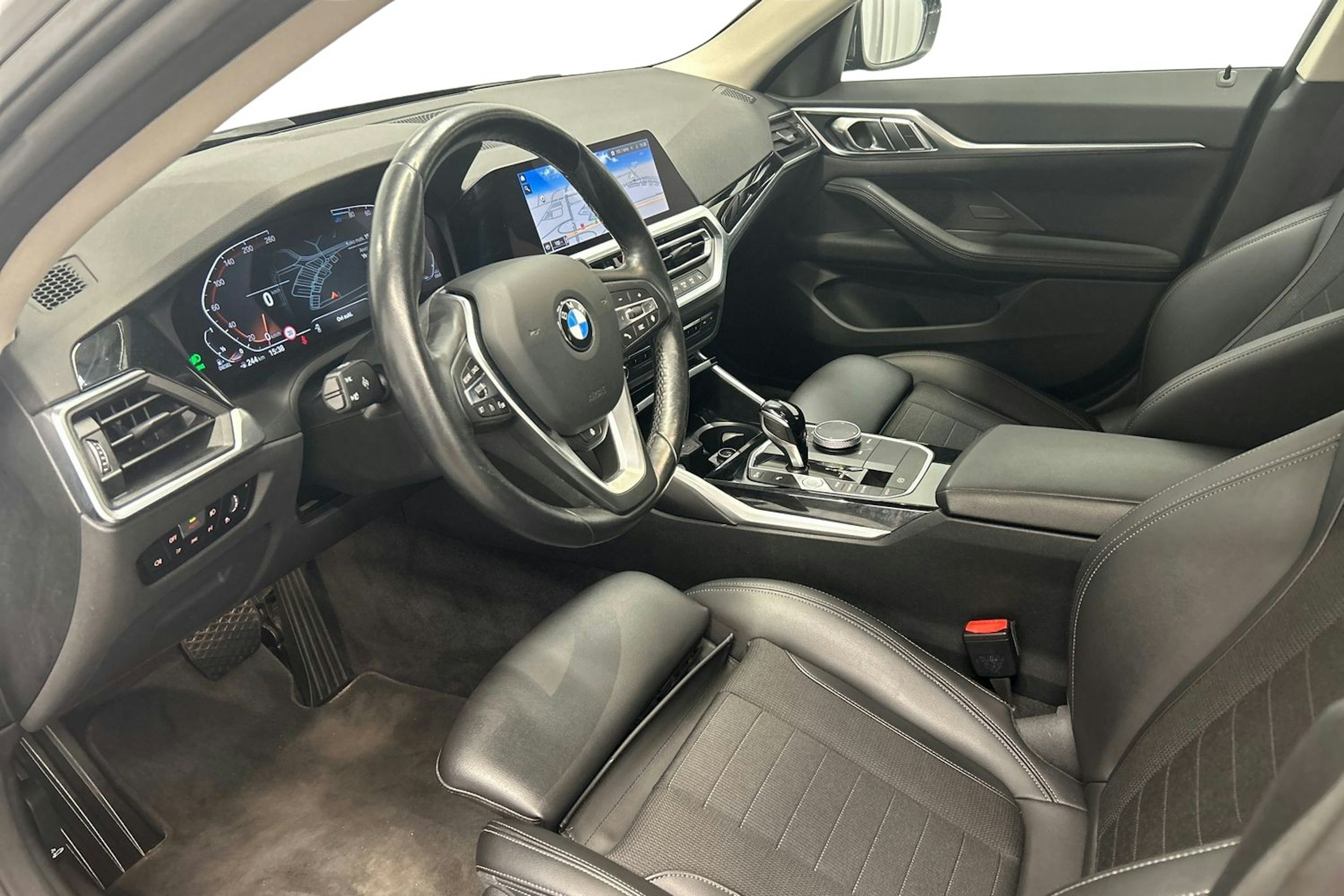 musta BMW 420 2022 kuva 6.
