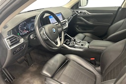 musta BMW 420 2022 kuva 6.
