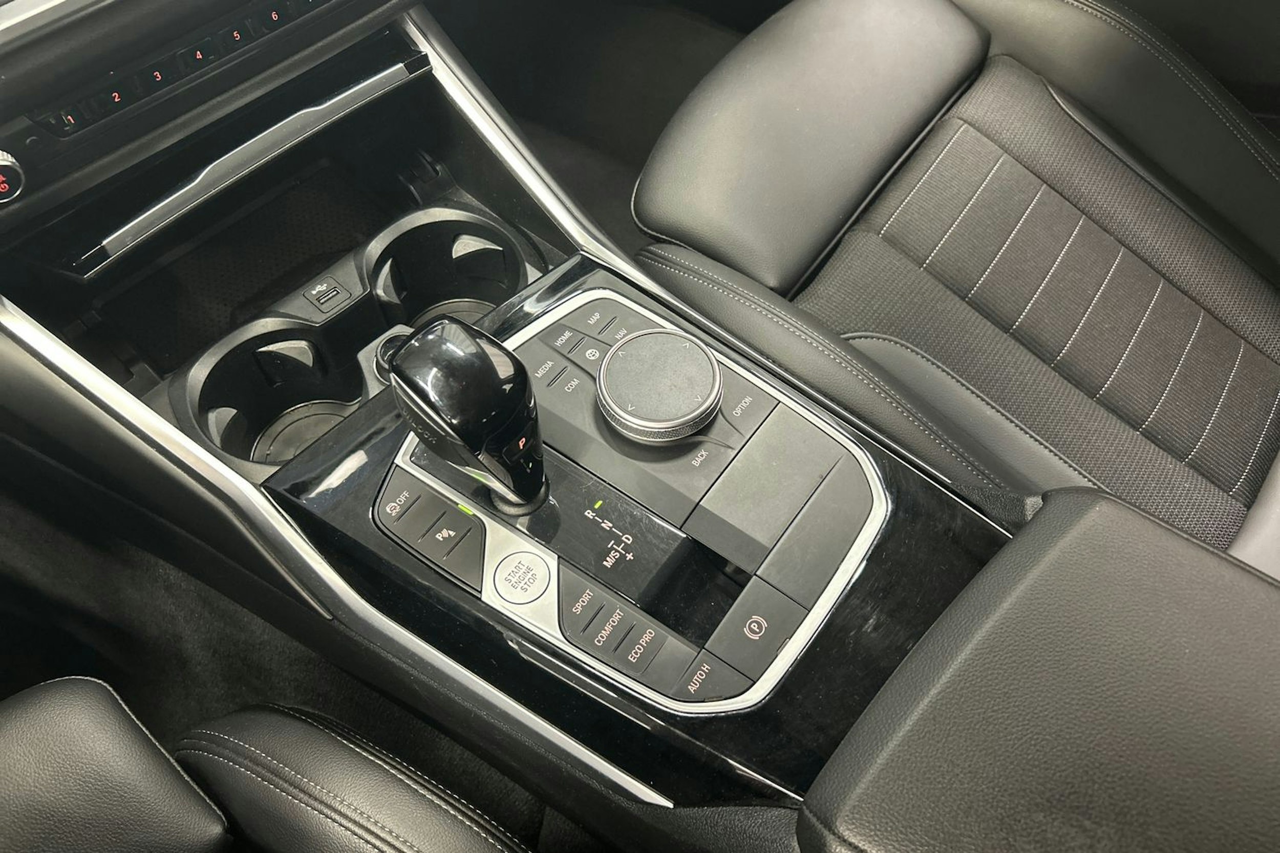musta BMW 420 2022 kuva 20.