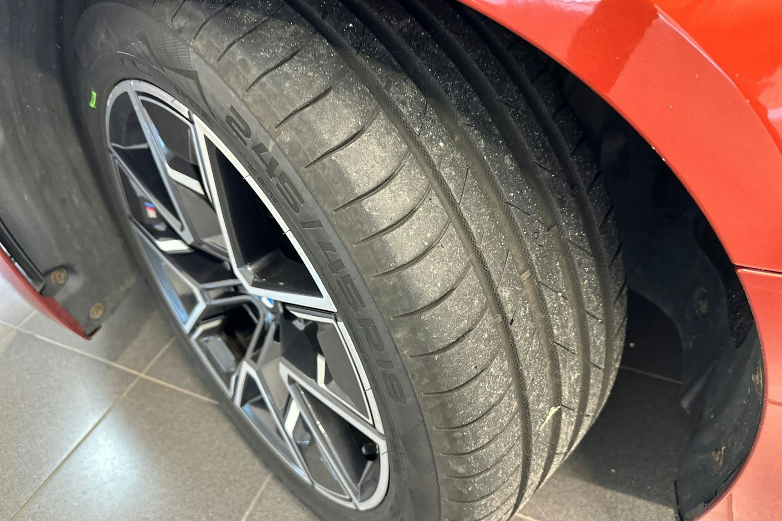 oranssi BMW 420 2023 kuva 13.
