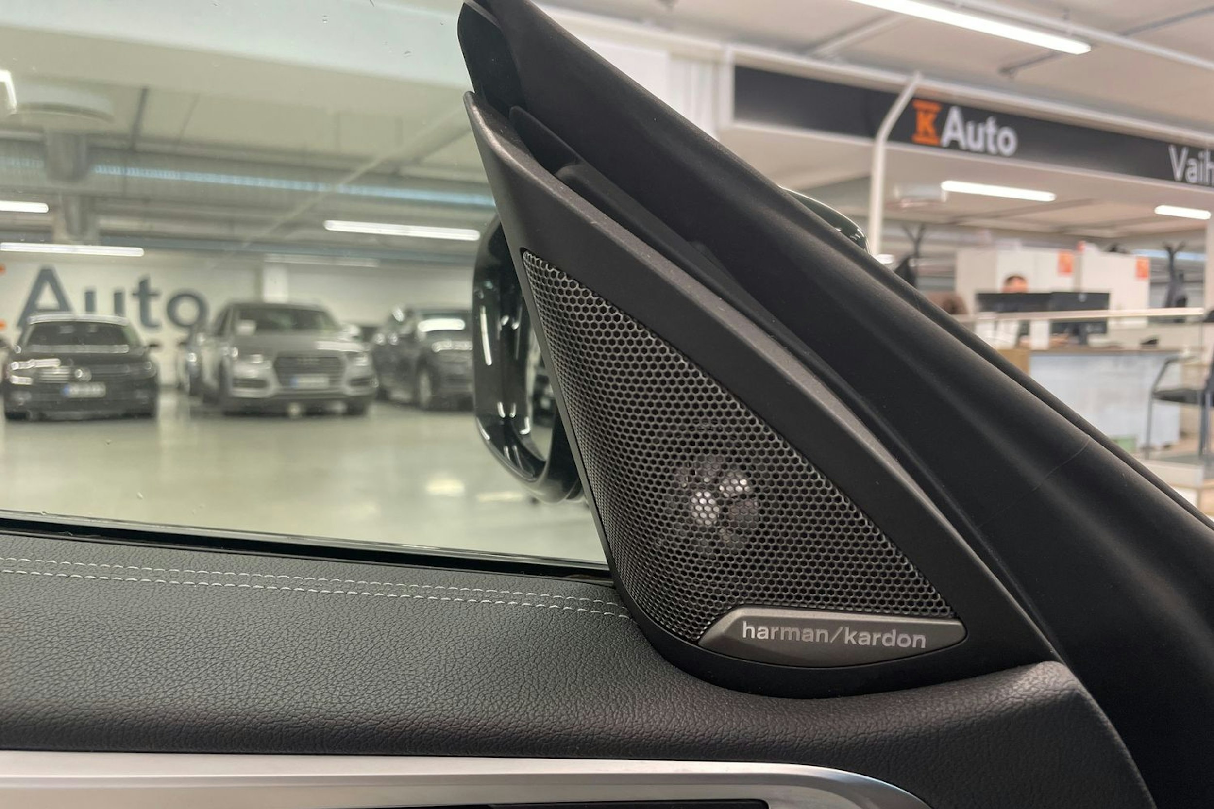 vihreä BMW 430 2022 kuva 14.