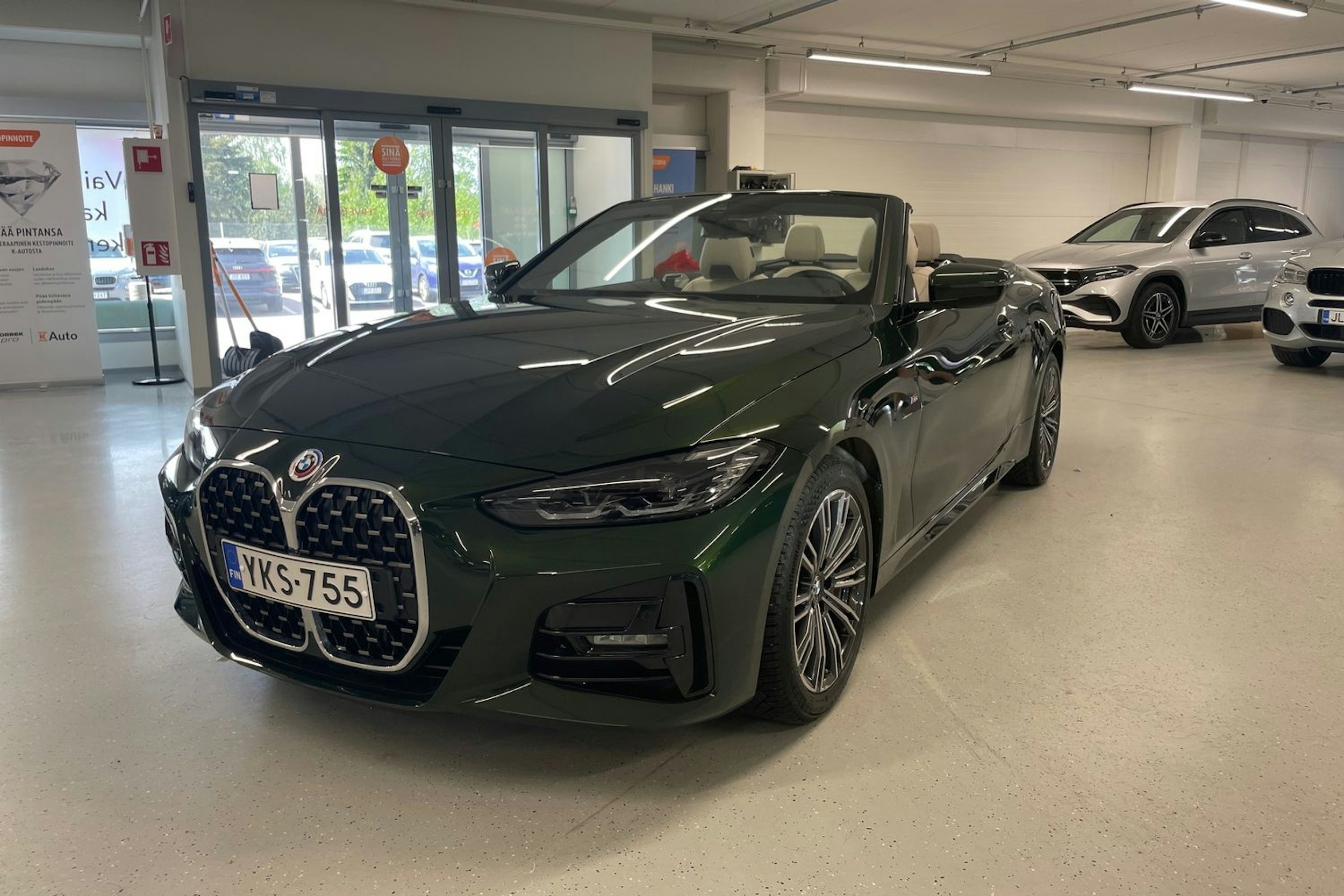 vihreä BMW 430 2022 kuva 19.