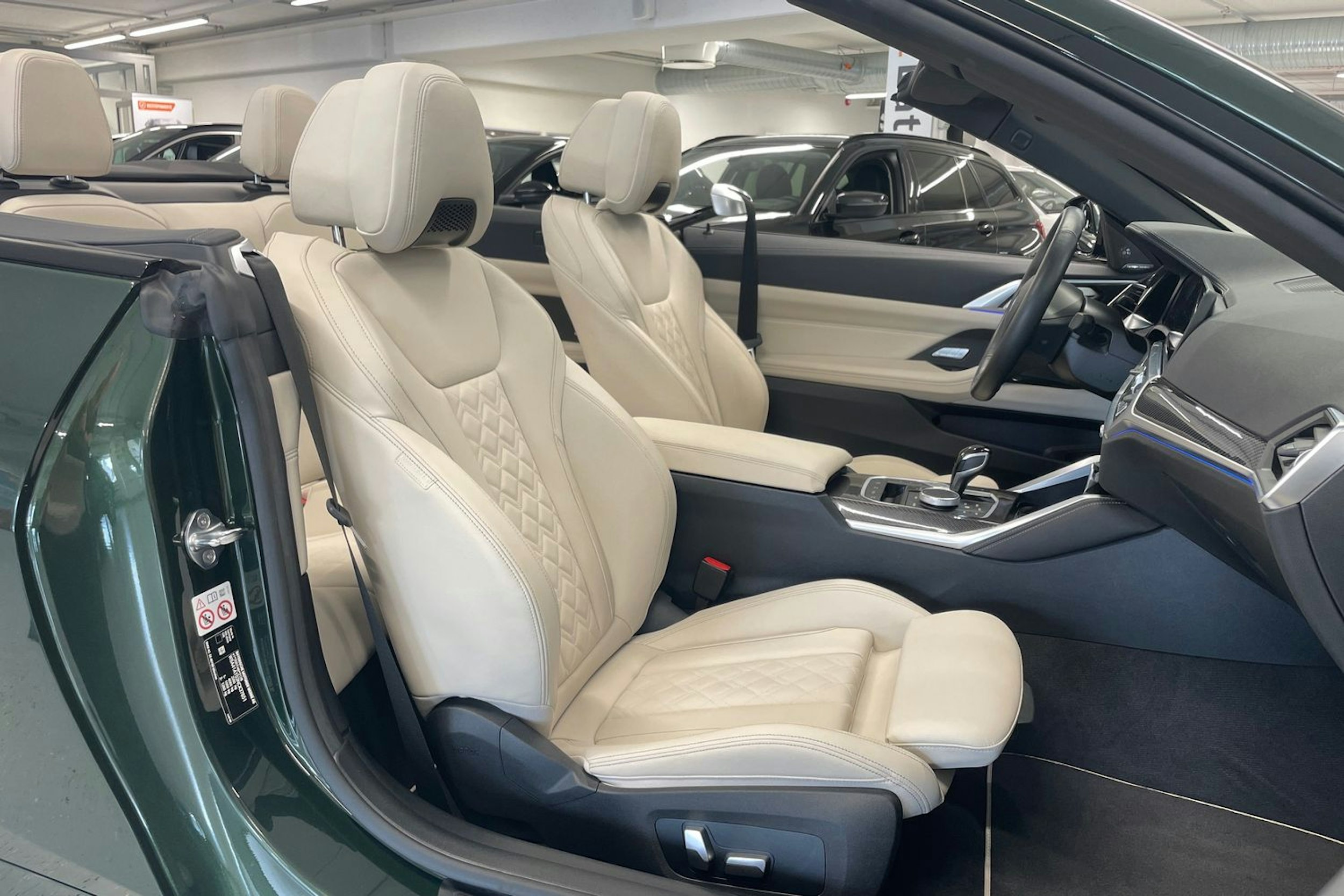 vihreä BMW 430 2022 kuva 23.