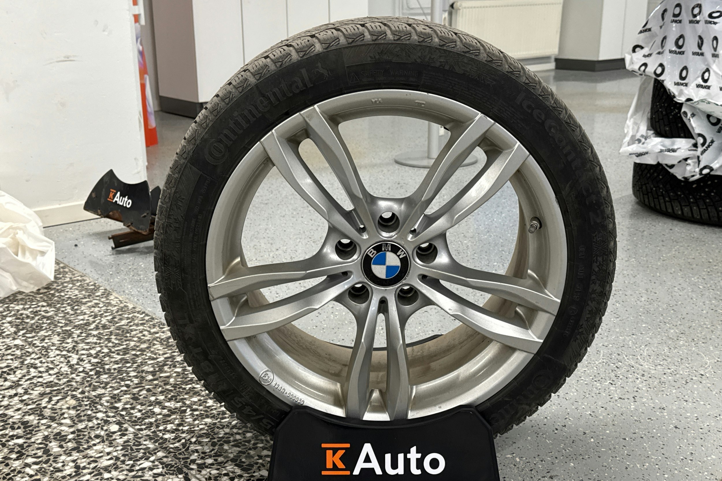 sininen BMW 435 2014 kuva 14.