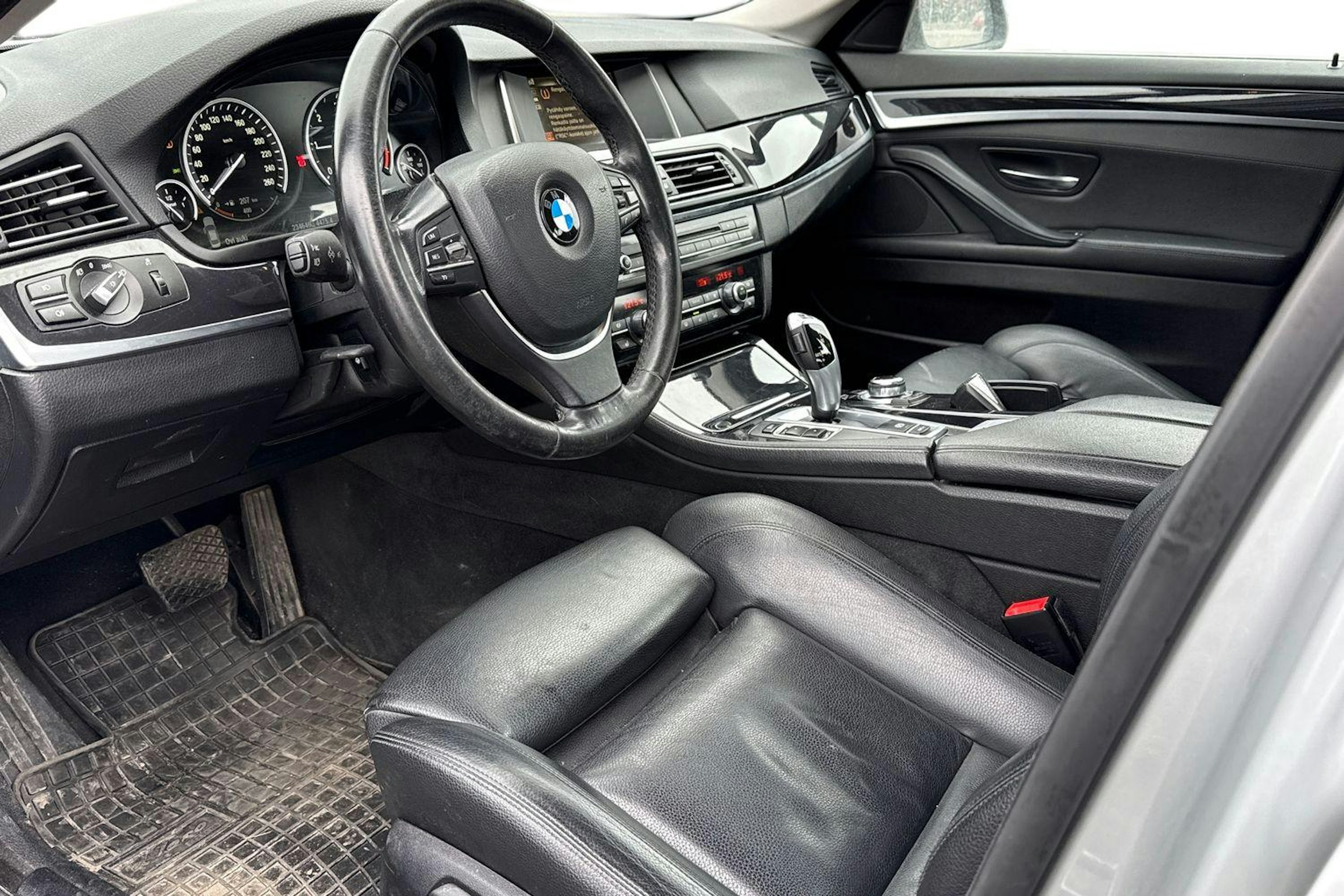 hopea BMW 518 2015 kuva 3.