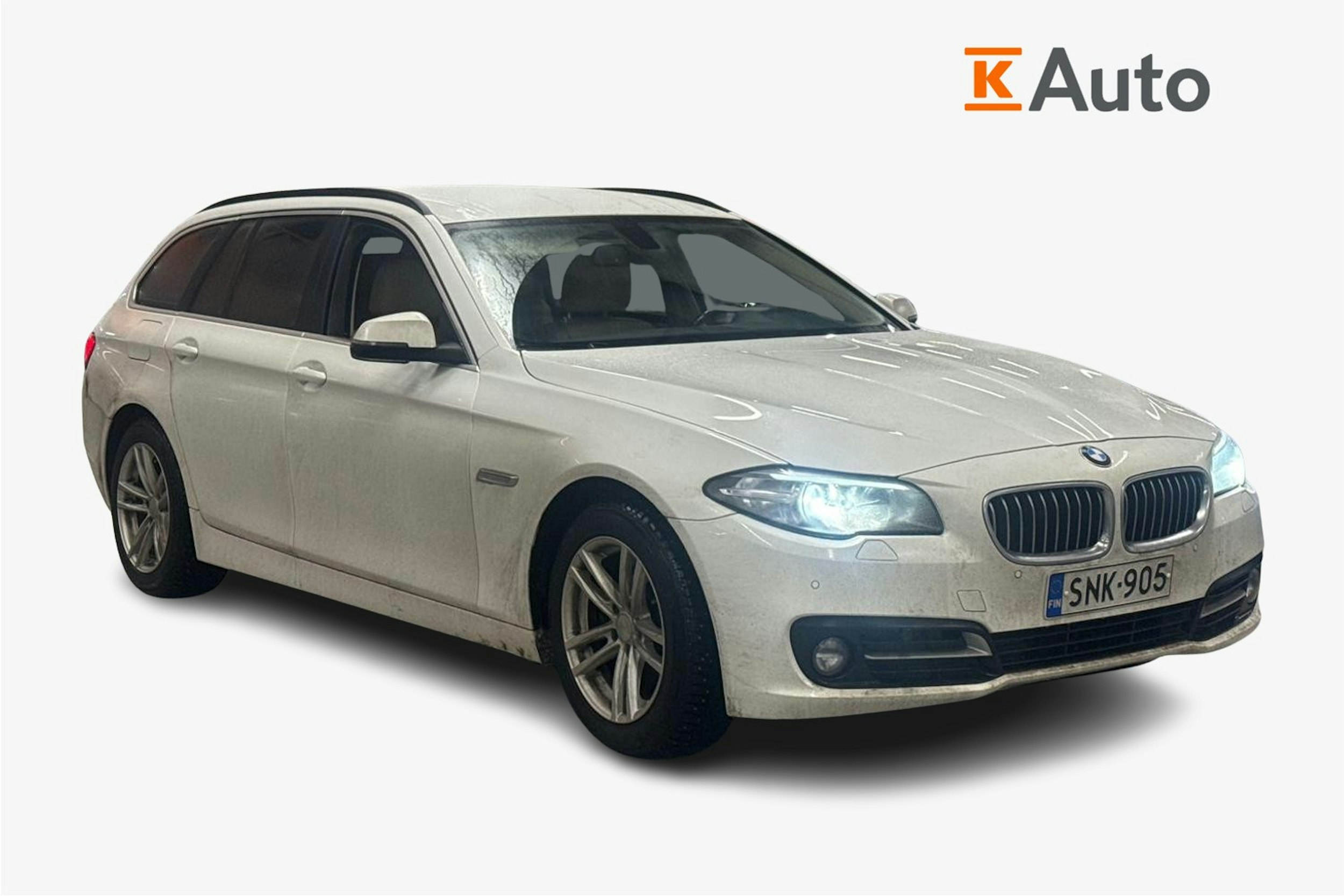 valkoinen BMW 518 2015 kuva 1.