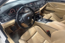 valkoinen BMW 518 2015 kuva 3.