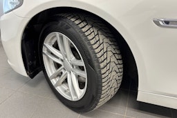 valkoinen BMW 518 2015 kuva 13.