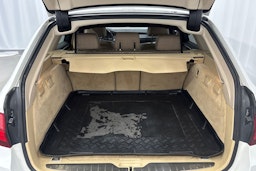 valkoinen BMW 518 2015 kuva 15.