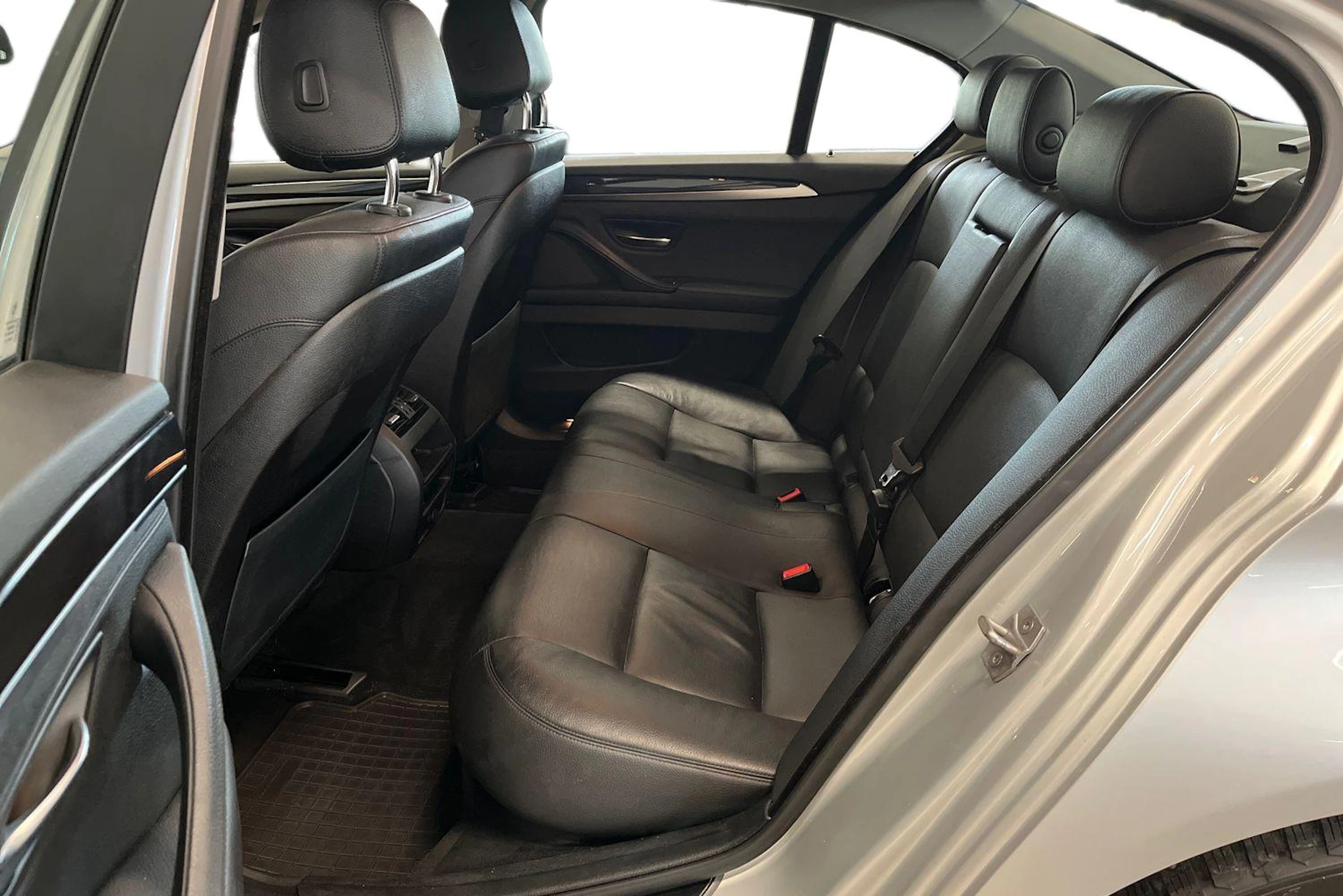 hopea BMW 518 2016 kuva 8.