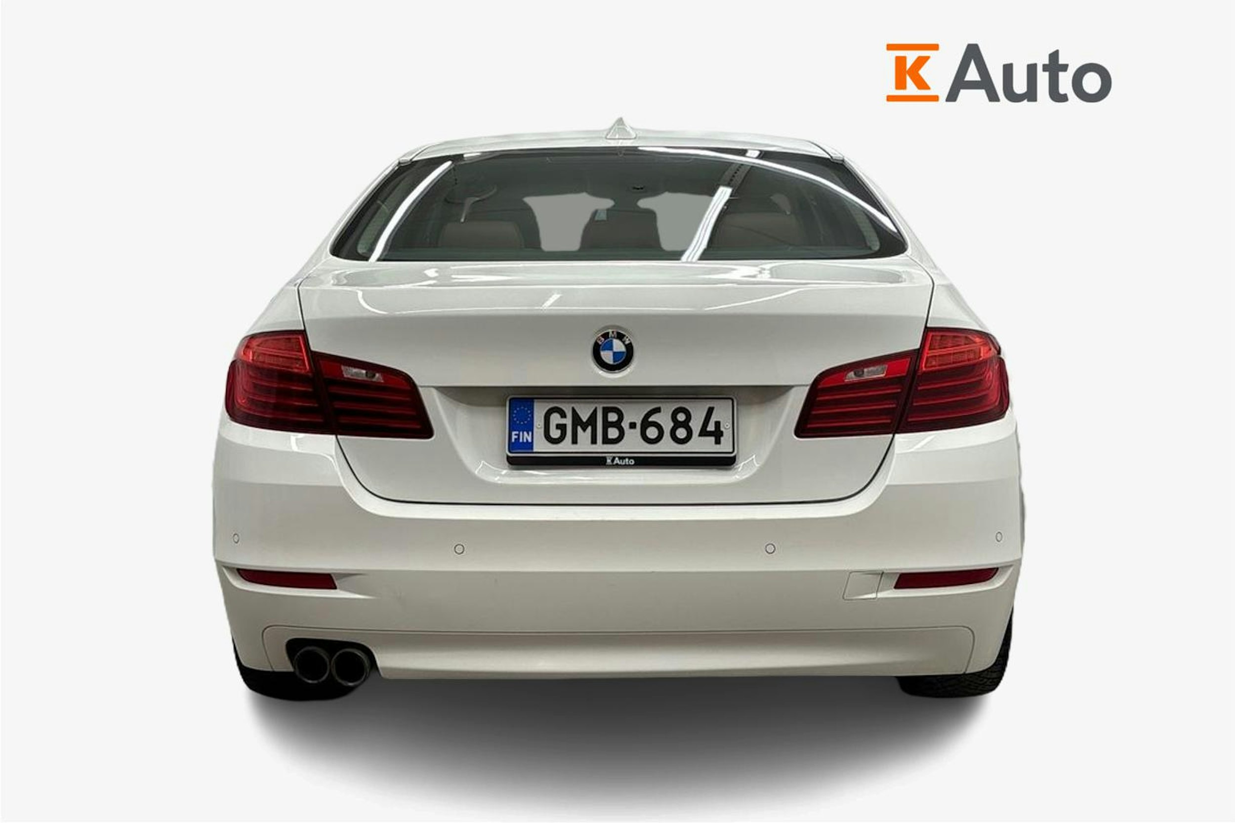 valkoinen BMW 518 2016 kuva 3.