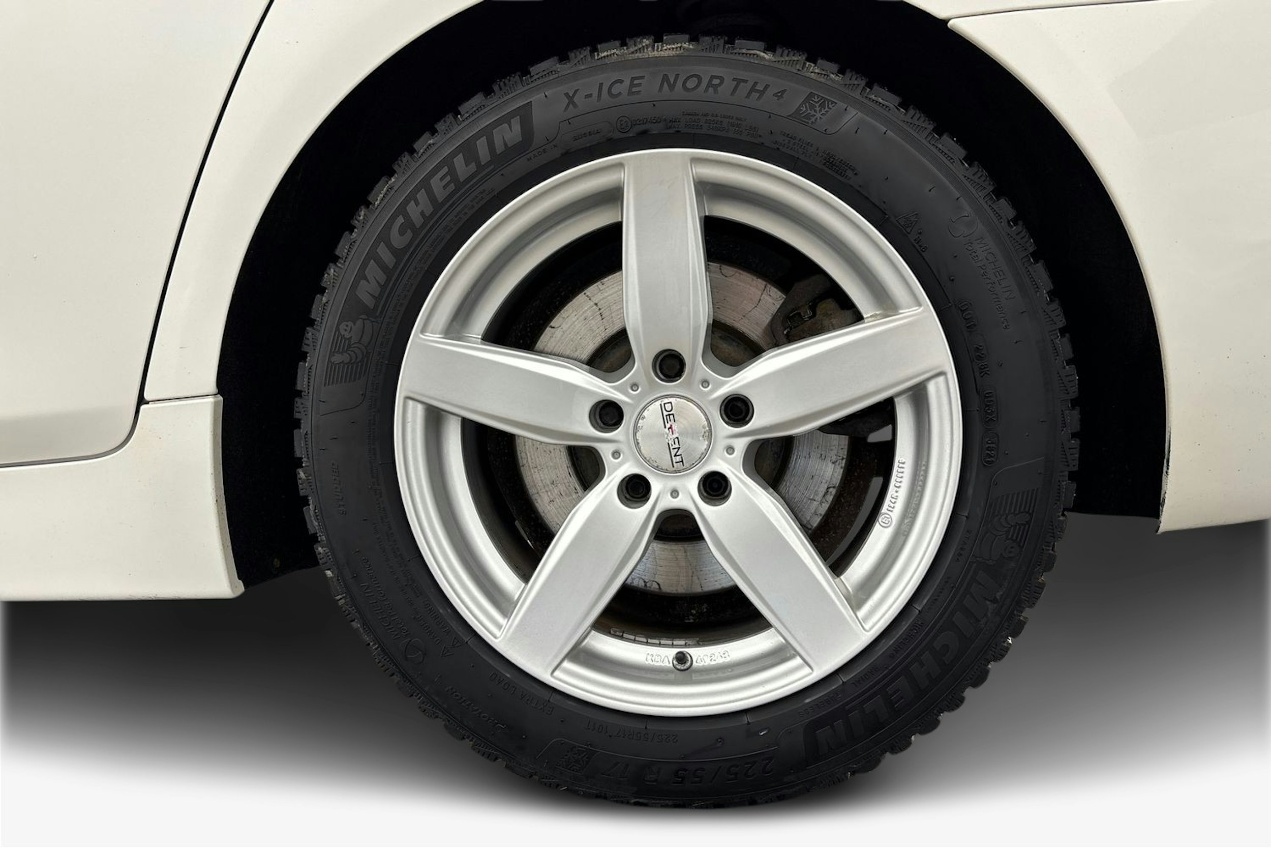 valkoinen BMW 518 2016 kuva 11.