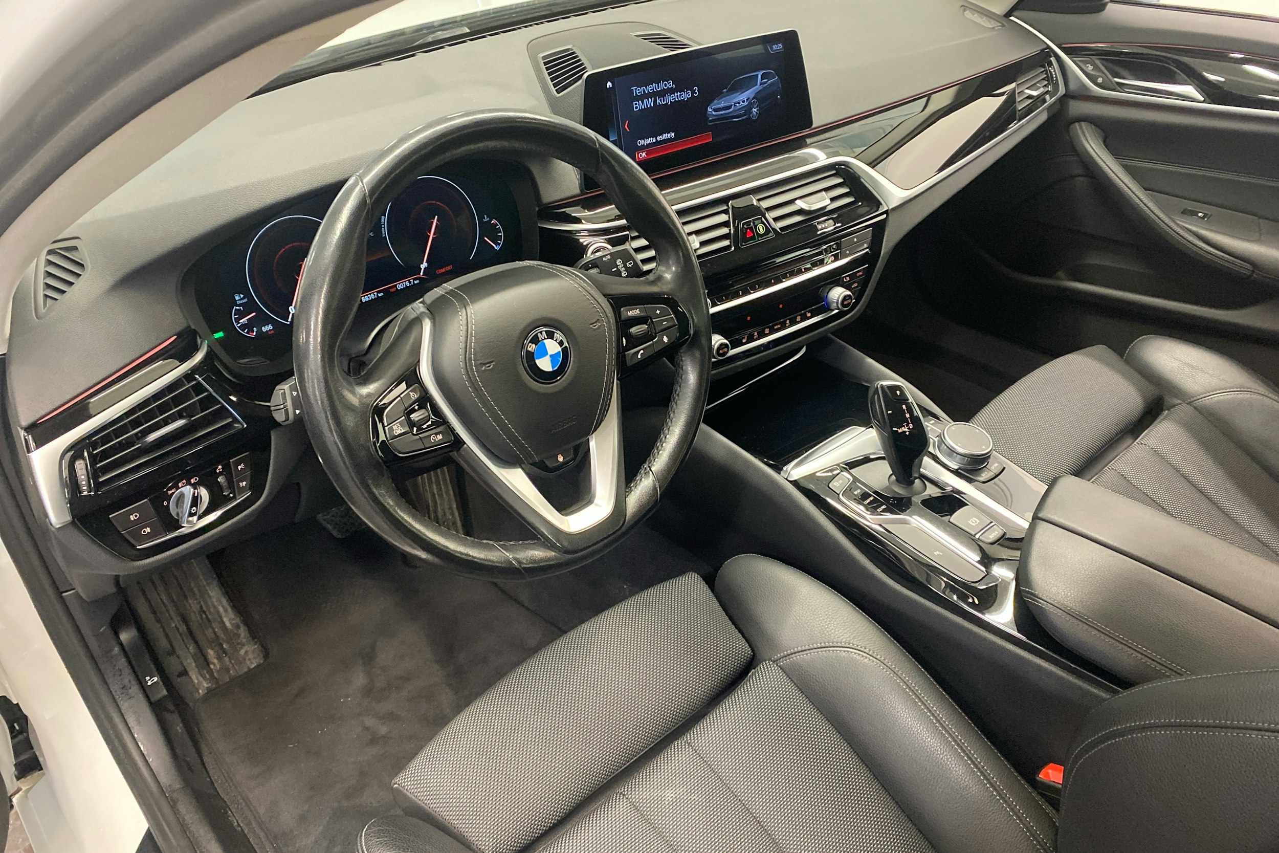 valkoinen BMW 518 2019 kuva 22.