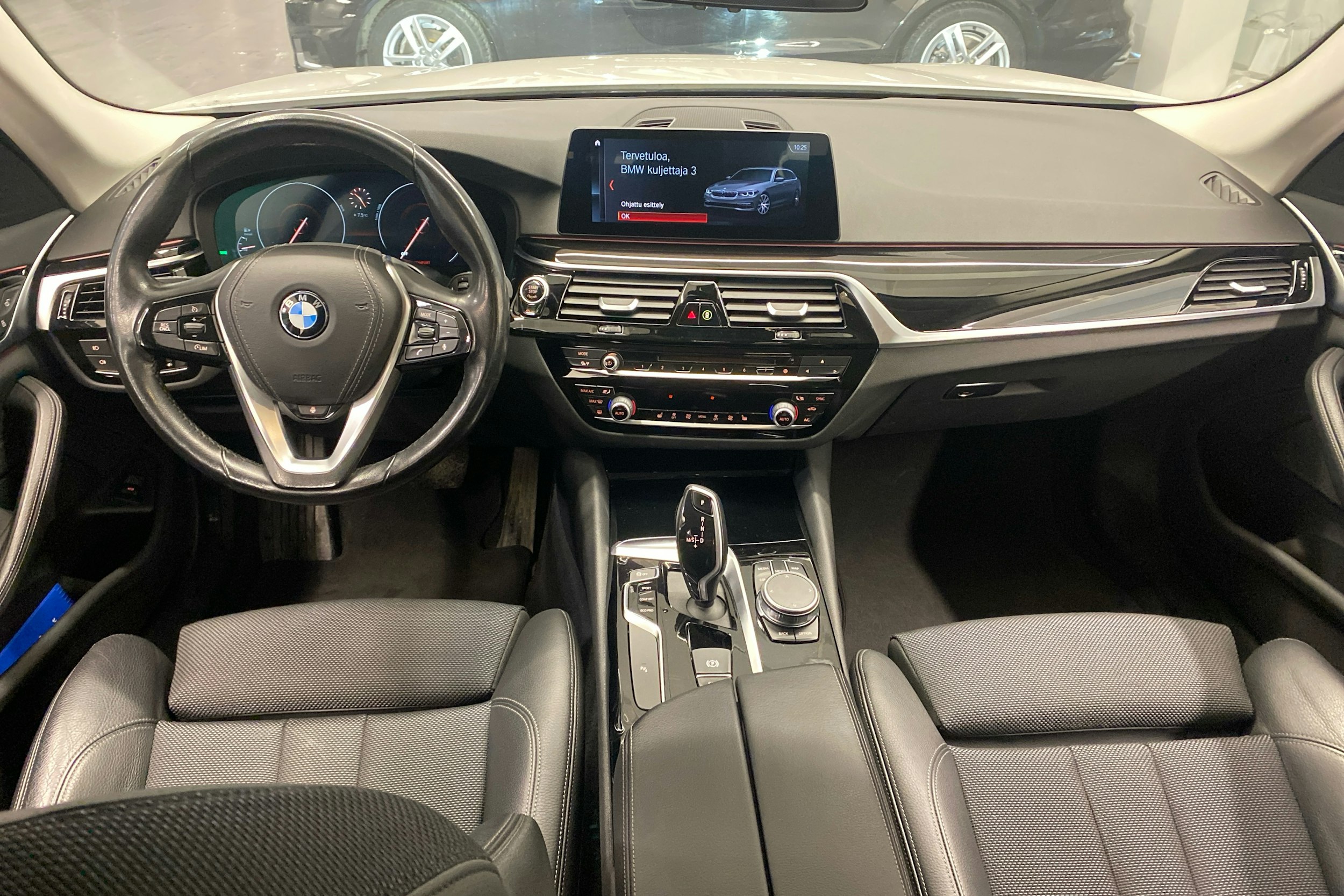 valkoinen BMW 518 2019 kuva 6.