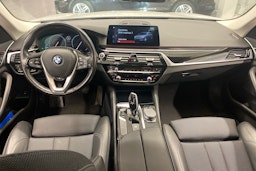 valkoinen BMW 518 2019 kuva 6.