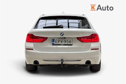 valkoinen BMW 518 2019 kuva 3.