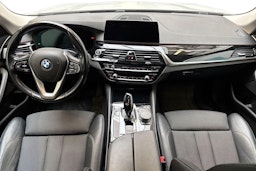 valkoinen BMW 518 2019 kuva 7.