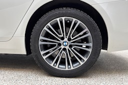 valkoinen BMW 518 2019 kuva 9.