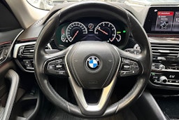 valkoinen BMW 518 2019 kuva 18.