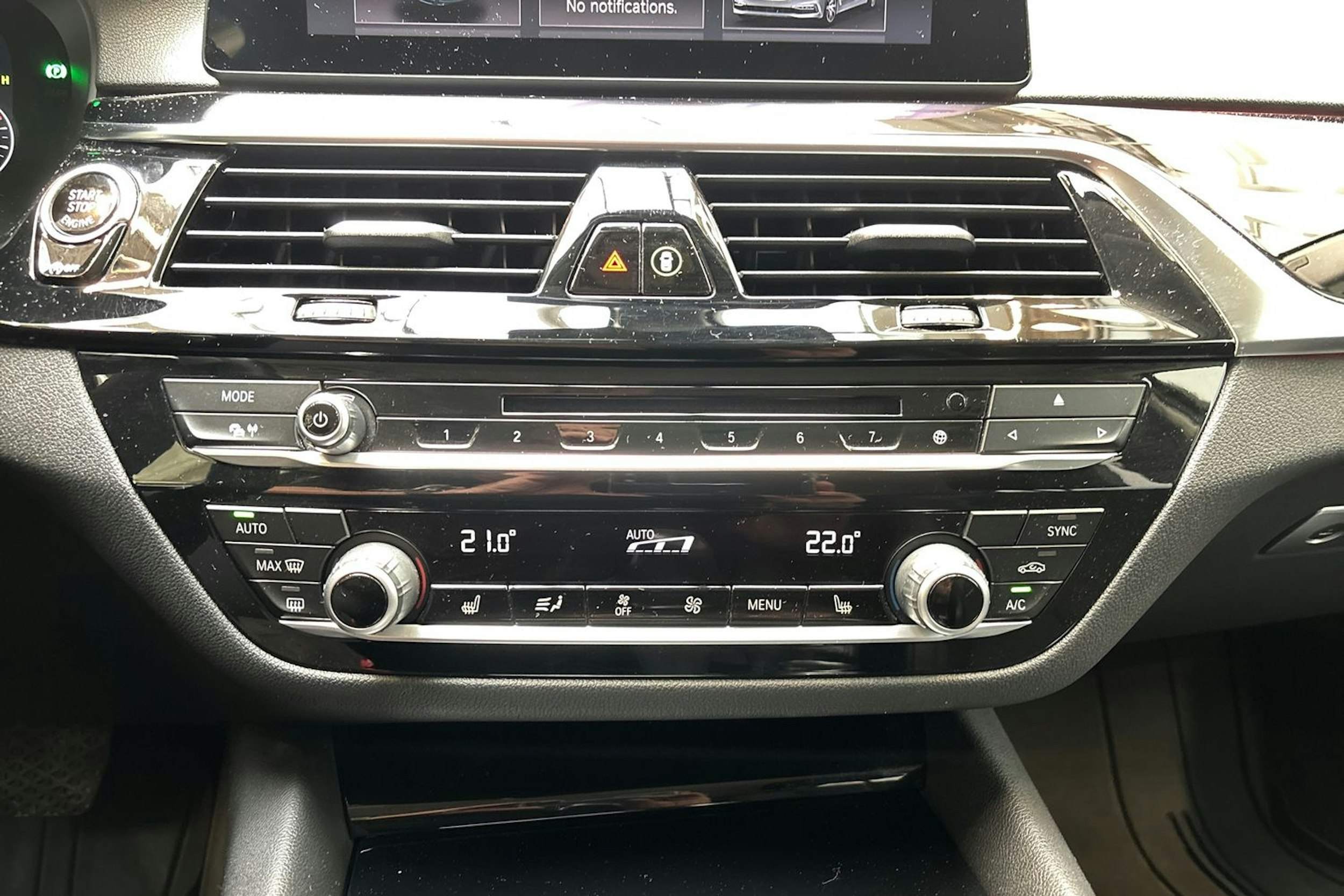 valkoinen BMW 518 2019 kuva 25.