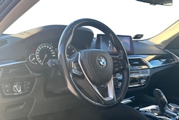 musta BMW 518 2019 kuva 3.