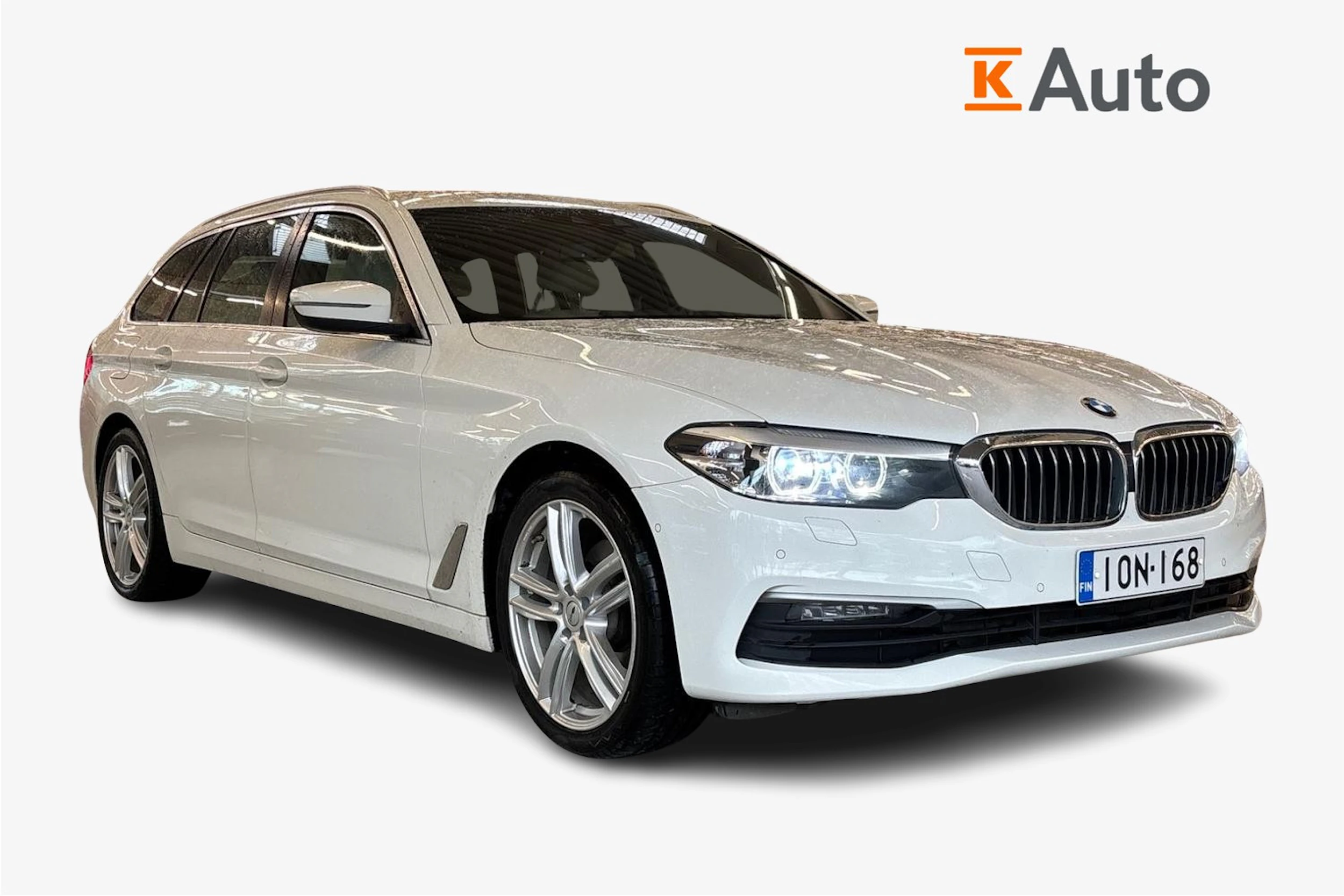 valkoinen BMW 518 2019 kuva 1.