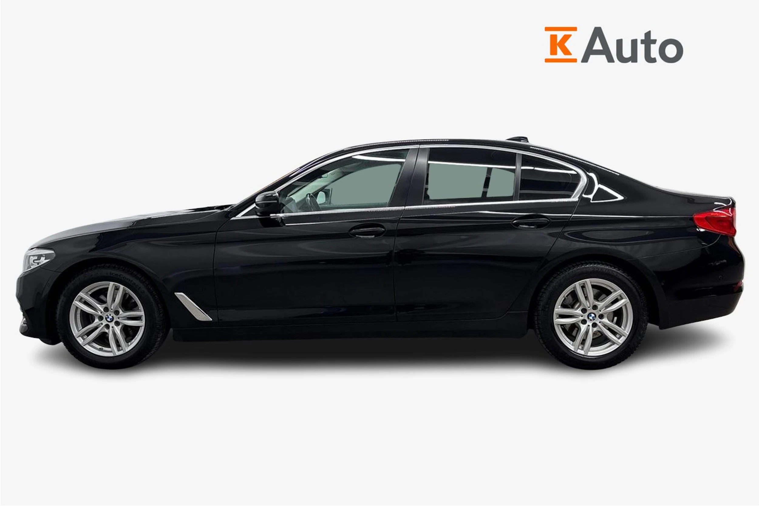 musta BMW 518 2019 kuva 5.