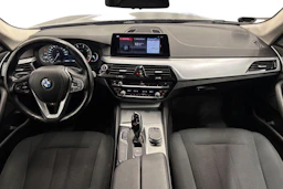musta BMW 518 2019 kuva 7.