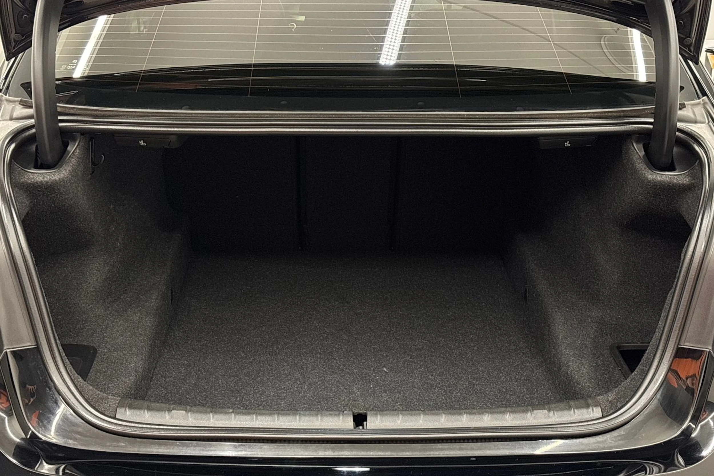 musta BMW 518 2019 kuva 24.