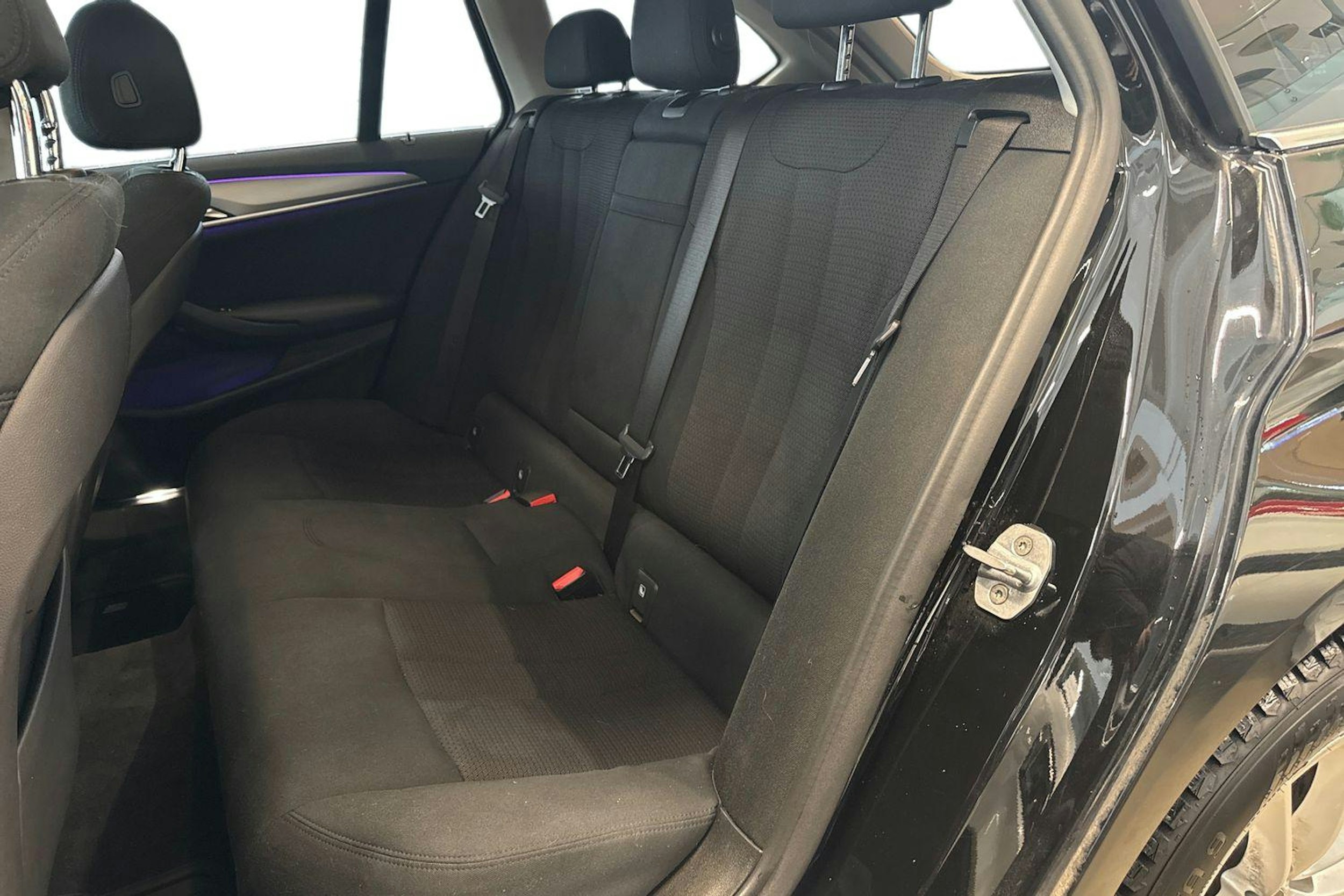 musta BMW 518 2019 kuva 10.
