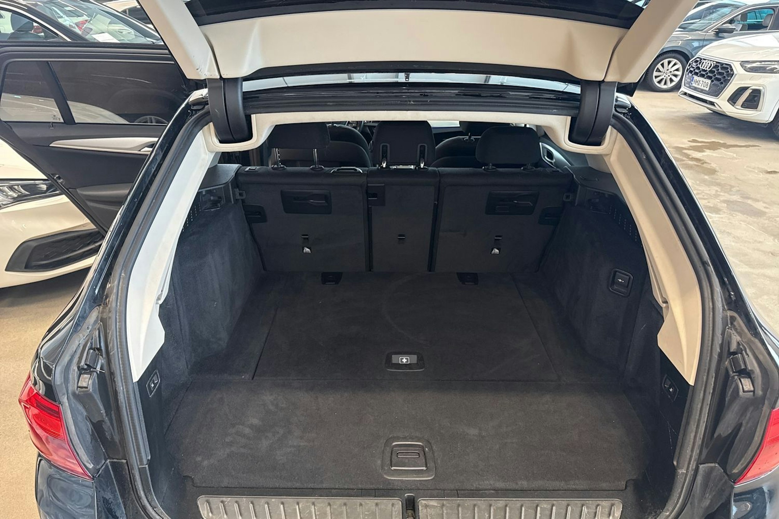 musta BMW 518 2019 kuva 14.