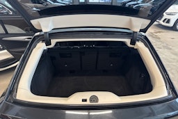 musta BMW 518 2019 kuva 16.