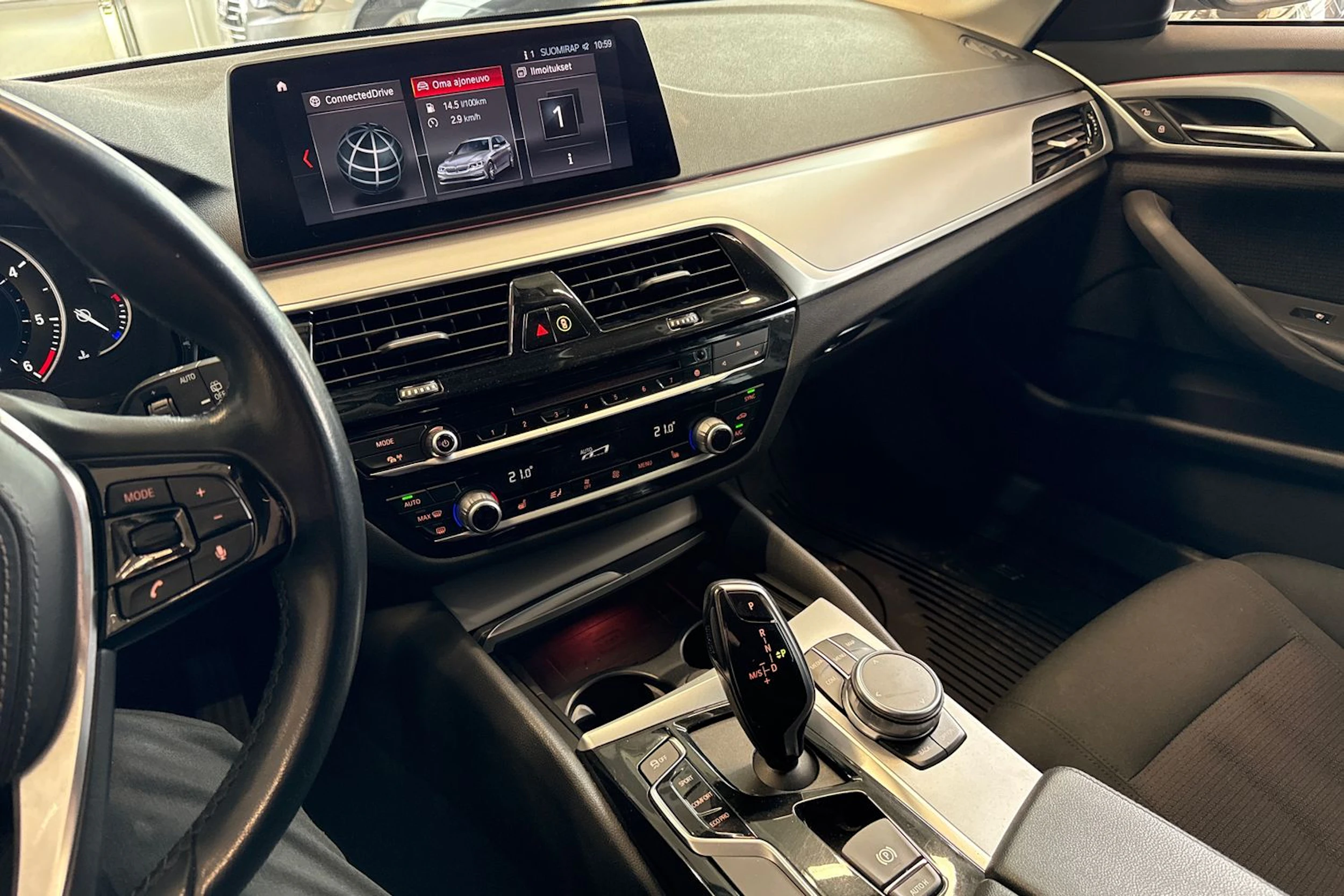 musta BMW 518 2019 kuva 34.