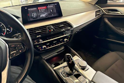 musta BMW 518 2019 kuva 34.