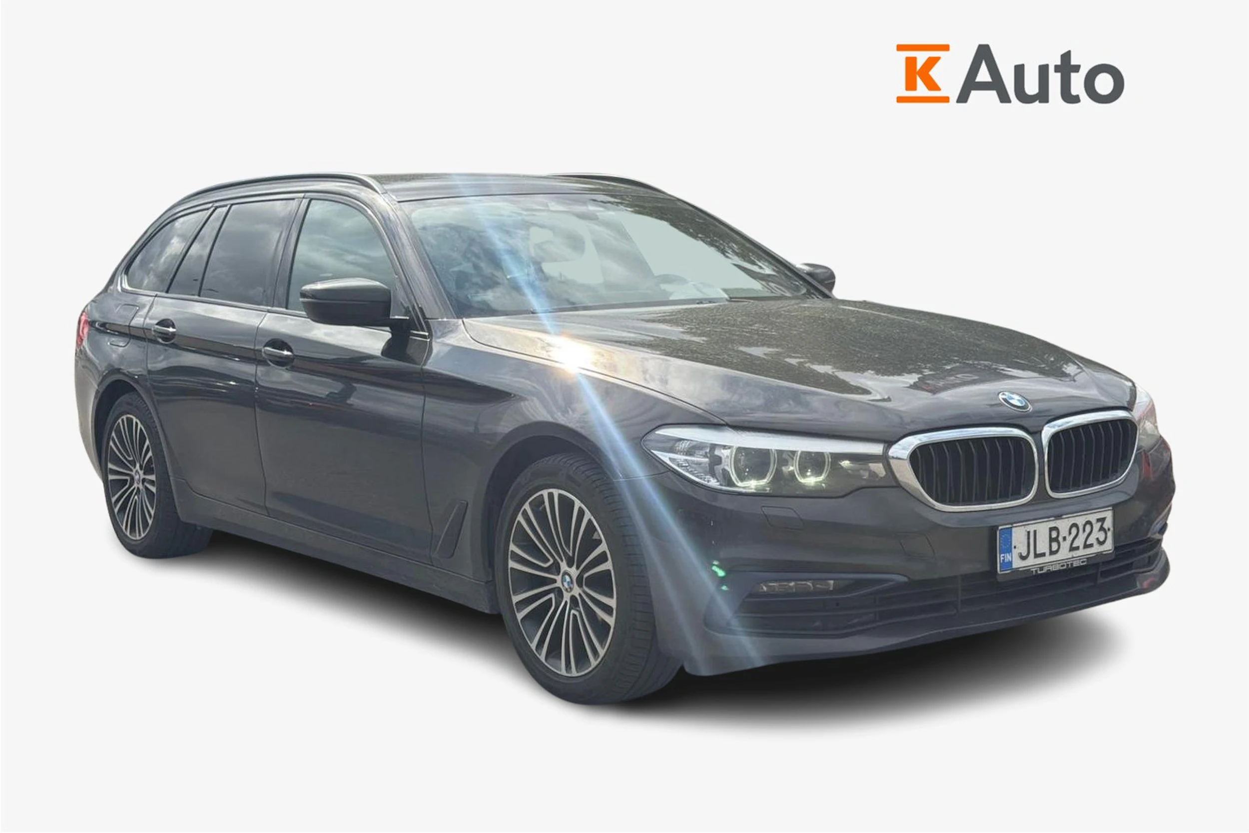 ruskea (beige) BMW 518 2020 kuva 1.