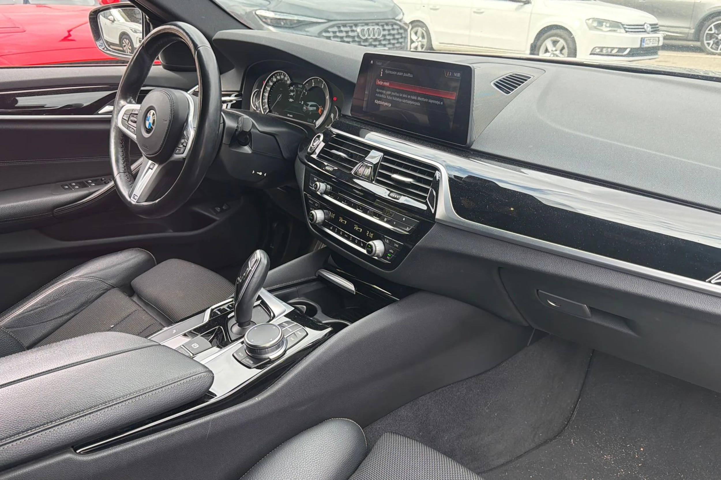 ruskea (beige) BMW 518 2020 kuva 5.