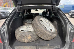 ruskea (beige) BMW 518 2020 kuva 7.