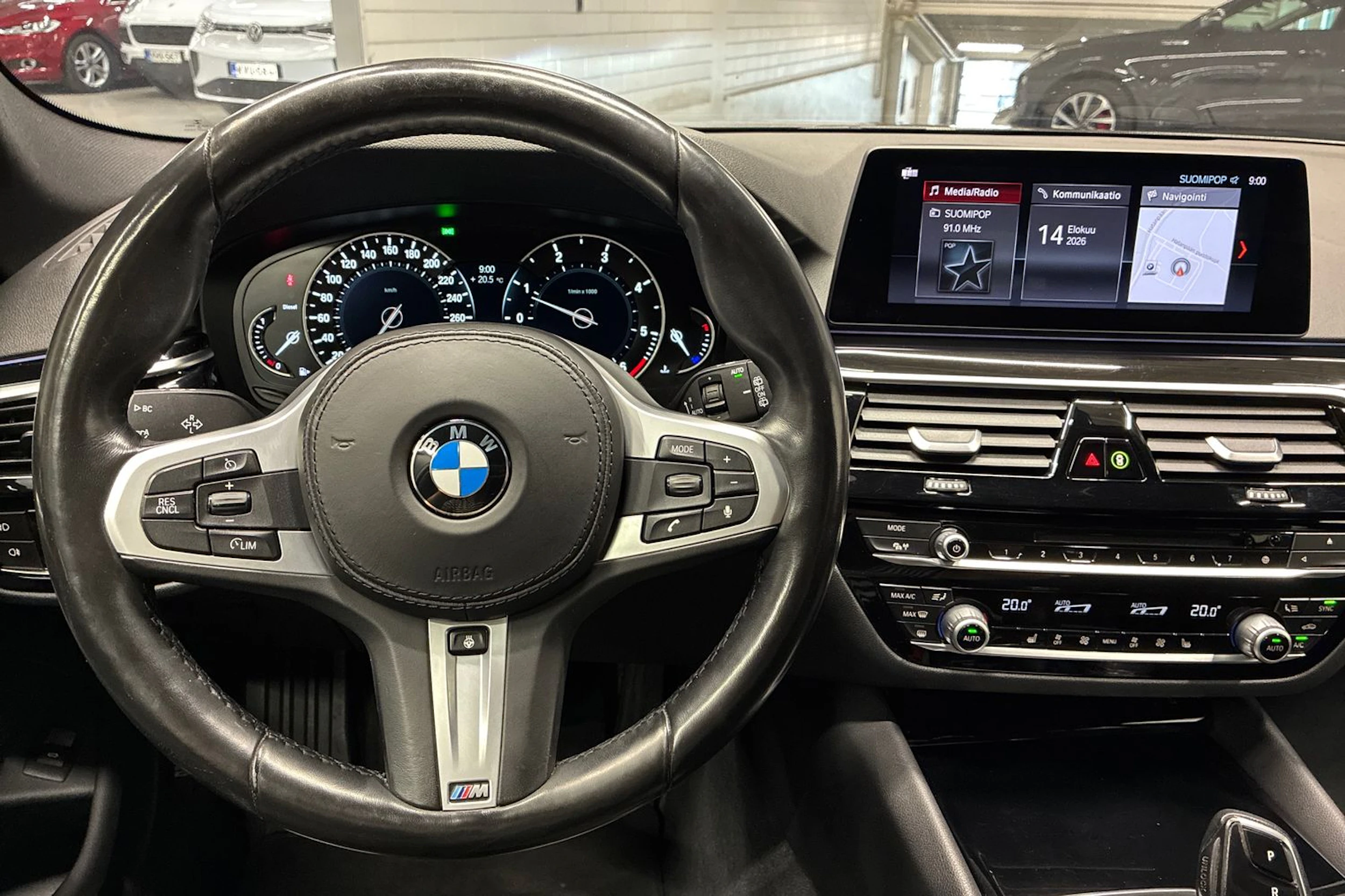 ruskea (beige) BMW 518 2020 kuva 11.