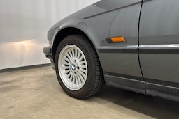 harmaa BMW 520 1988 kuva 19.