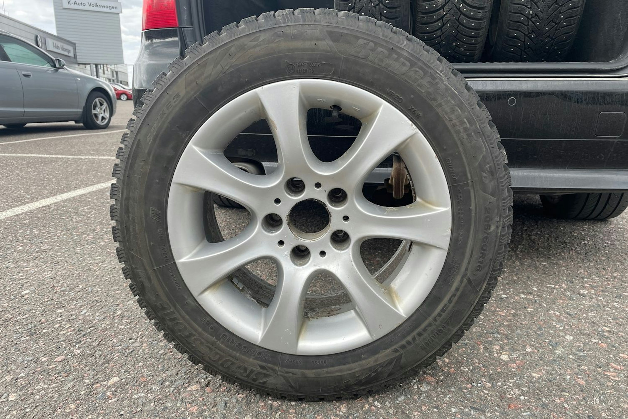 Musta BMW 520 2007 kuva 11.
