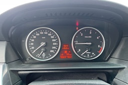 Musta BMW 520 2007 kuva 13.