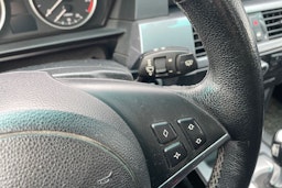 Musta BMW 520 2007 kuva 22.